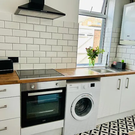 Superbly Located Terraced House-3